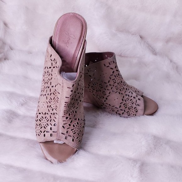 Joie Leather Wedge Peep Toe Tan Perforated 8.5 - 9 - Picture 1 of 10